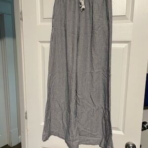 Max Studio London Navy and White Striped Flowy Pants